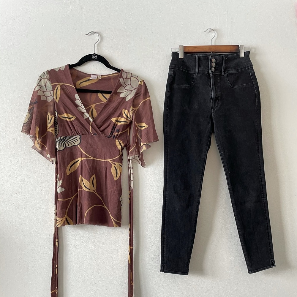 Lowered! 💥 Women’s Brown+Tan Floral Wrap Blouse